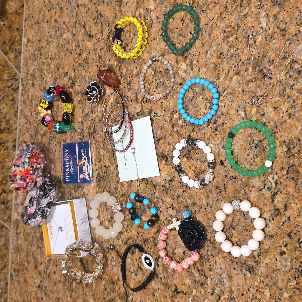 Beautiful Fashion/Costume Jewelry Bundle